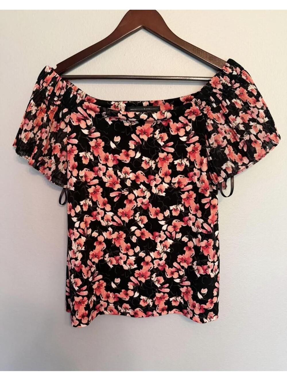 New White House Black Market Top Women’s XS